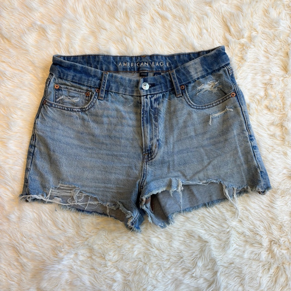 American Eagle Distressed Strigid Curvy Relaxed Women's Denim Shorts 8